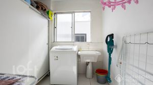 Image 9 - 897796