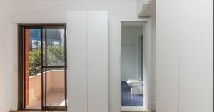 Image 9 - 897807