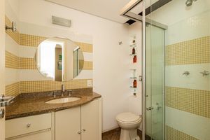 Image 18 - 897818