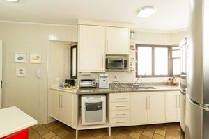 Image 38 - 897818