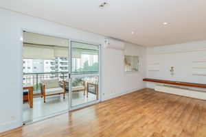 Image 1 - 897825