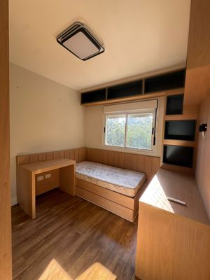 Image 12 - 897825