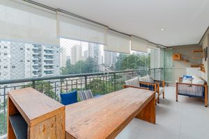 Image 6 - 897825