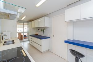 Image 14 - 897825