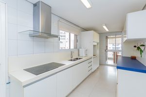 Image 15 - 897825