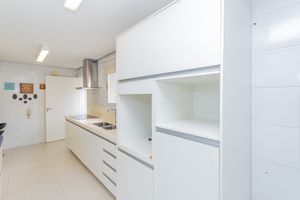 Image 13 - 897825