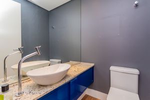 Image 19 - 897825