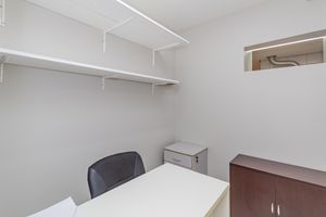 Image 22 - 897825