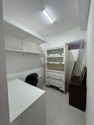 Image 32 - 897825