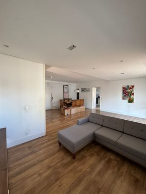 Image 1 - 897825