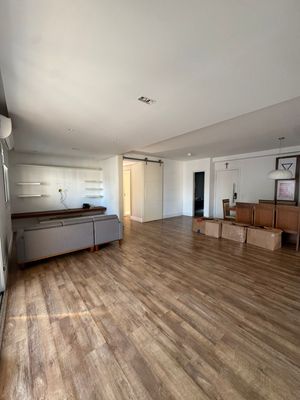 Image 3 - 897825