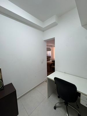 Image 18 - 897825