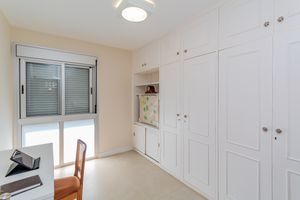Image 15 - 897827