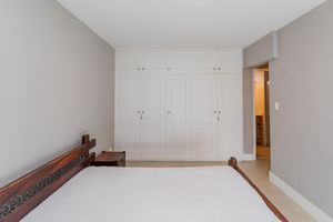 Image 17 - 897827