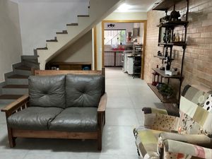 Image 10 - 897835