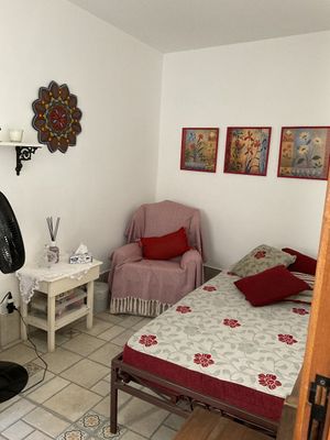 Image 19 - 897835