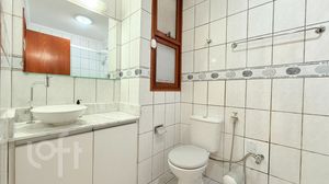 Image 17 - 897837