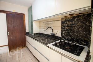Image 8 - 897838