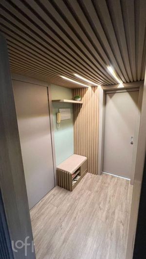 Image 6 - 897842