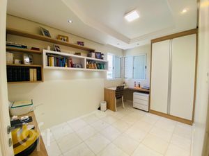 Image 6 - 897844