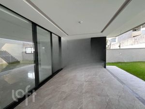 Image 5 - 897845