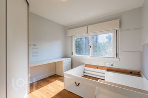 Image 16 - 897855