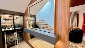 Image 6 - 897856