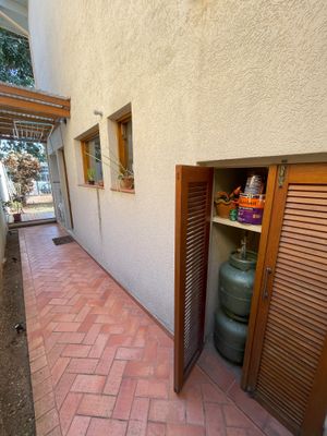 Image 11 - 897925