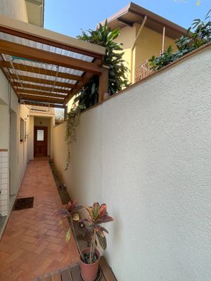 Image 13 - 897925