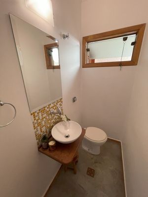 Image 19 - 897925
