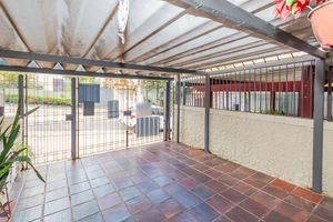 Image 30 - 897928