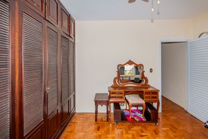 Image 6 - 897928