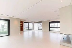 Image 4 - 897930