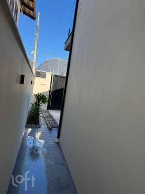 Image 2 - 897932