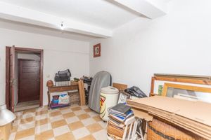 Image 83 - 897935