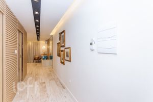 Image 43 - 897935