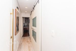 Image 21 - 897935