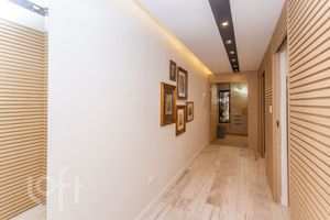 Image 44 - 897935