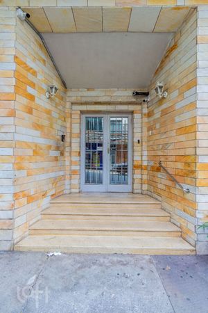 Image 31 - 897943