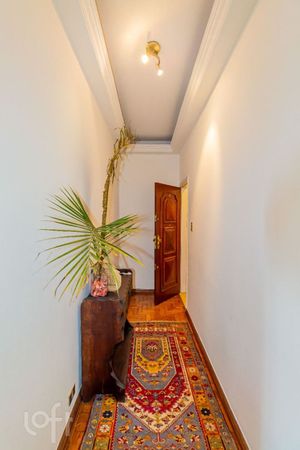 Image 23 - 897943
