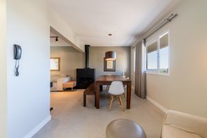 Image 13 - 897944