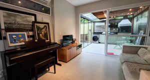 Image 1 - 897944