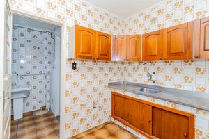 Image 15 - 897949