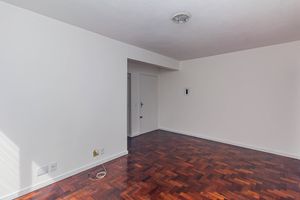 Image 1 - 897975