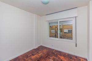 Image 7 - 897975