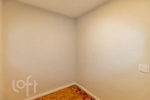 Image 17 - 897979