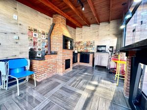 Image 24 - 897991