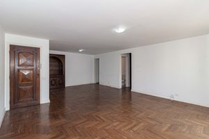 Image 7 - 897997