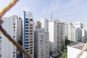 Image 5 - 897997