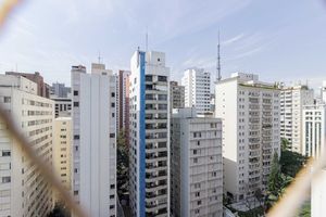 Image 18 - 897997